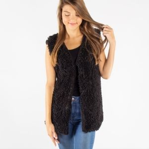*Sherpa Look Vest w/Pockets. Black